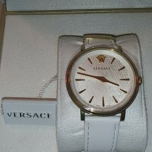 VERACE V-CIRCLE WATCH NWT